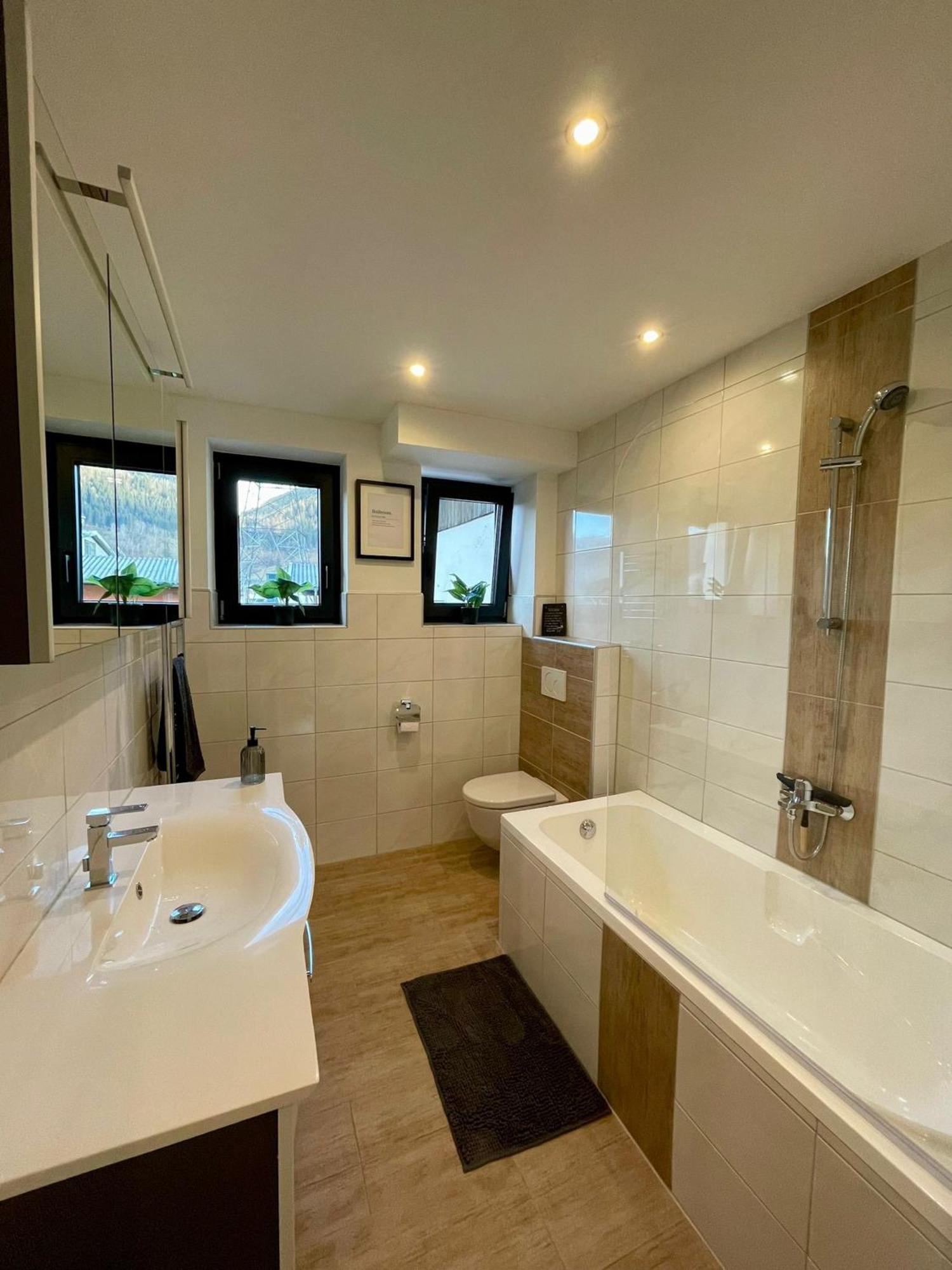 Alp Haus Grossglockner Apartment Bruck an der Grossglocknerstrasse Bagian luar foto