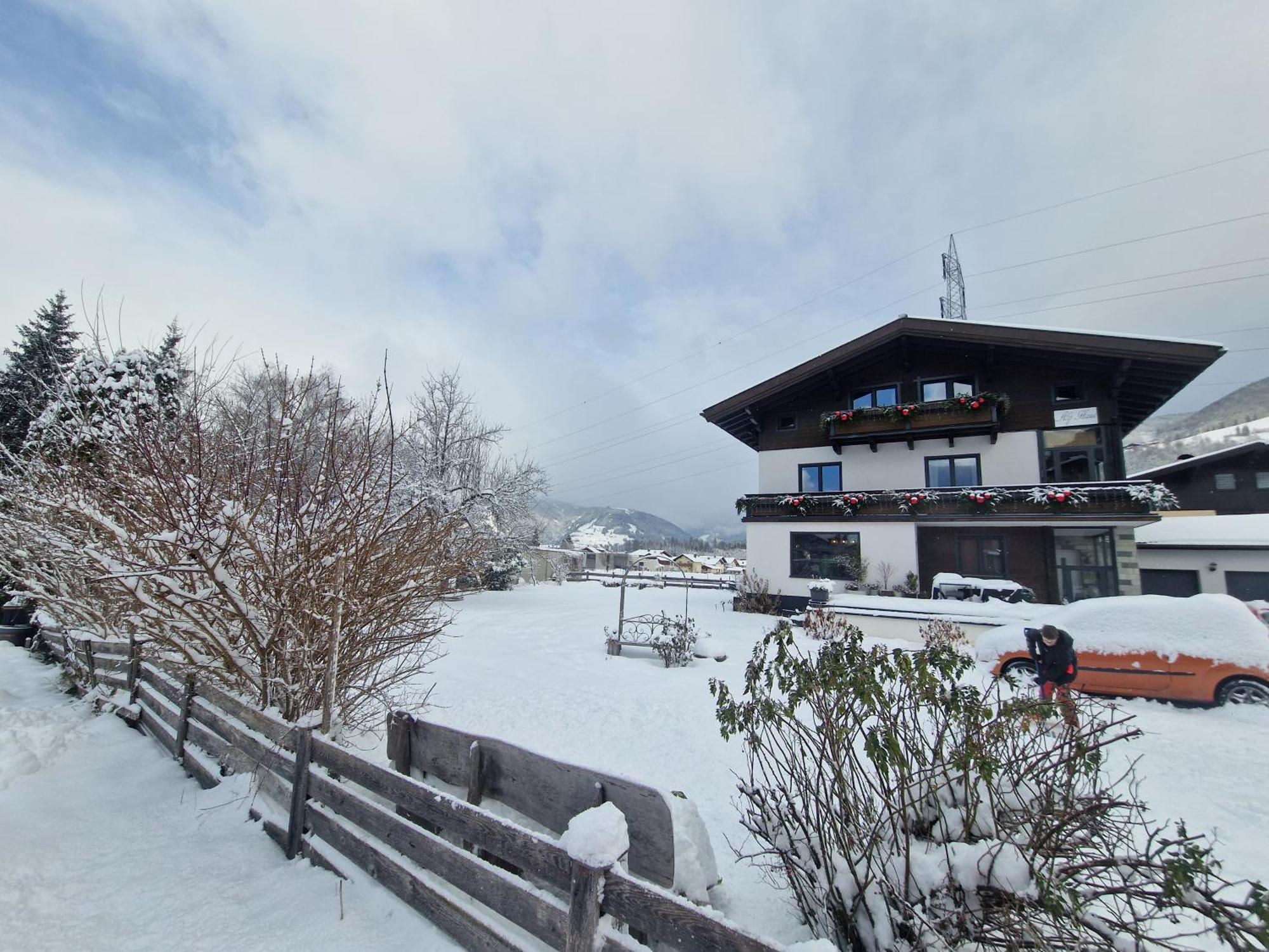 Alp Haus Grossglockner Apartment Bruck an der Grossglocknerstrasse Bagian luar foto